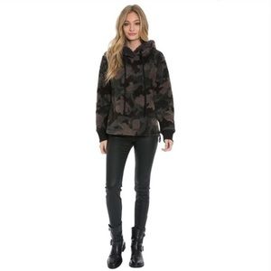 Dylan Cameo Pull Over Sweatshirt